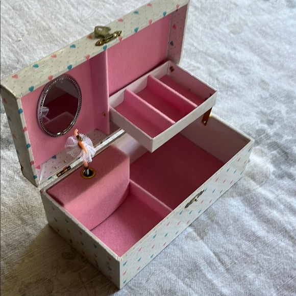 Heart Patterned Jewelry Box - Picture 2 of 10